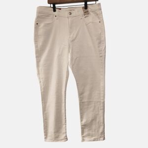 Levi's, NWT, White Jeans, Classic Straight, A Mid Rise, Women's sz 33 (16) L- 30